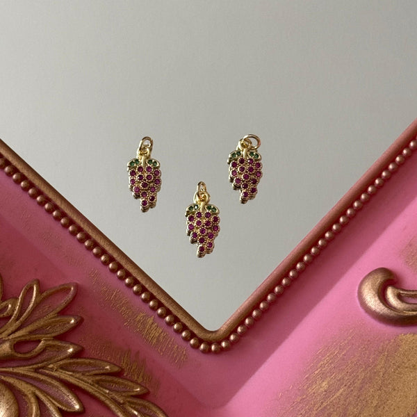 Charm Uva Circones Baño de oro