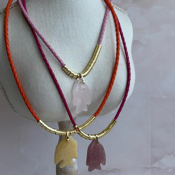 Collar Cuero Trenzado y Piedra Pez