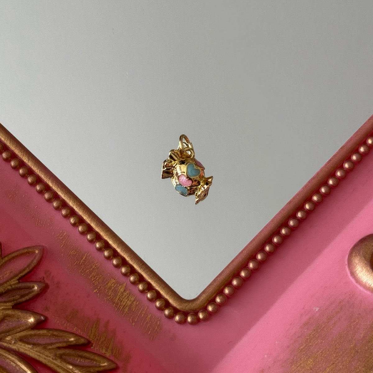 Charm Dulce Esmaltado Baño de oro