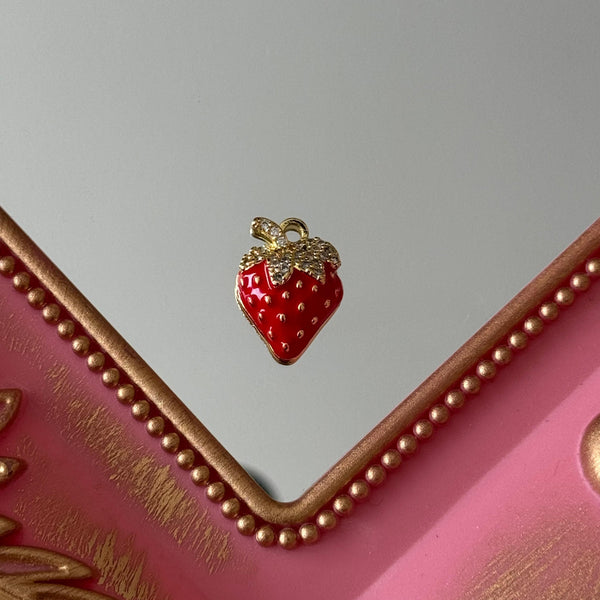 Charm Frutilla Circones Baño de oro