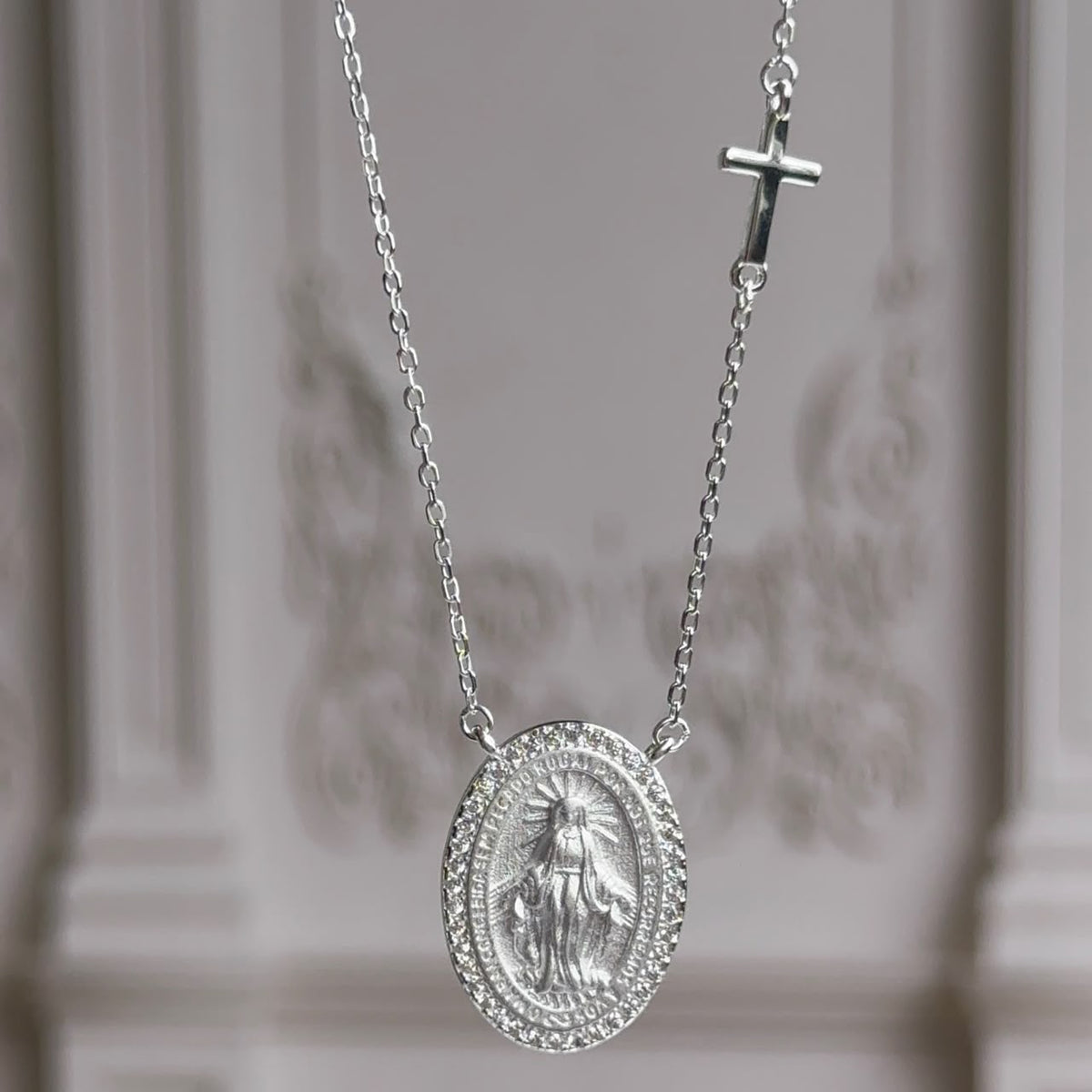 Collar Virgen de los Milagros y Cruz