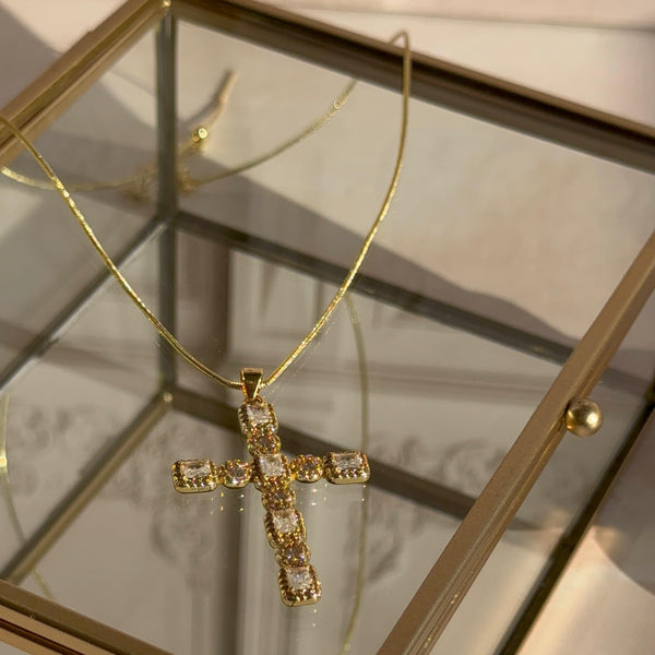 Collar Cruz Circones y Cristales