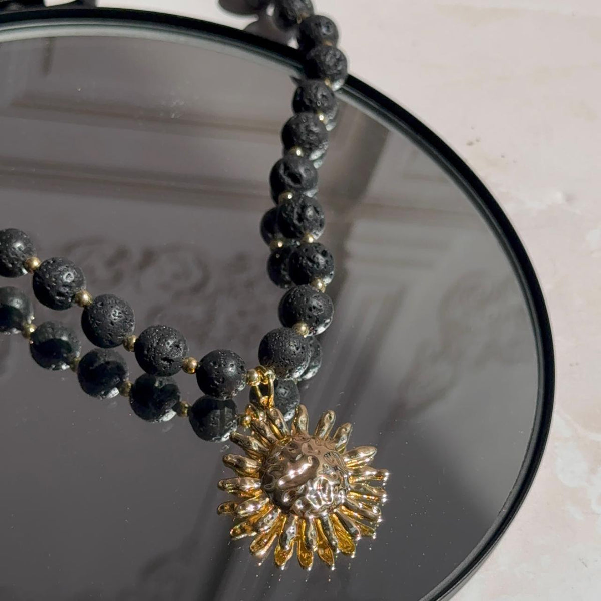 Collar Sol - Piedras Volcánicas