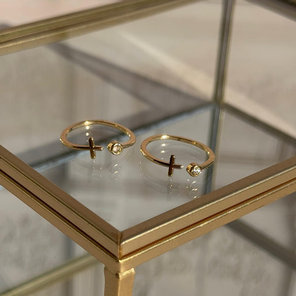 Anillo Cruz y Circón