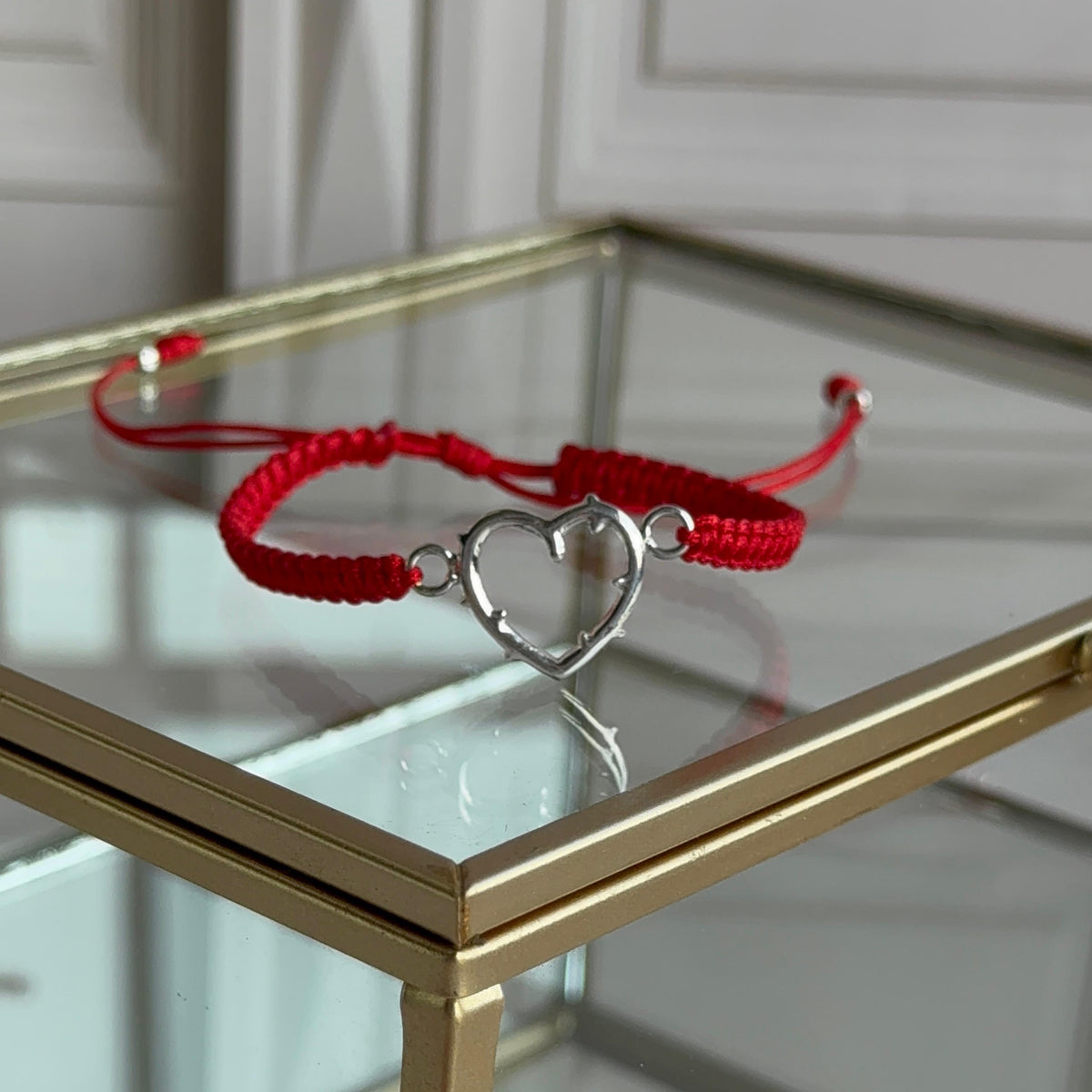 Pulsera Roja Karol G