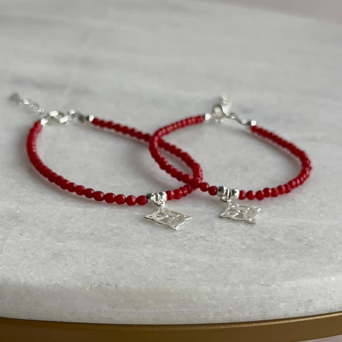 Pulsera Roja Cristales Nudo de Bruja