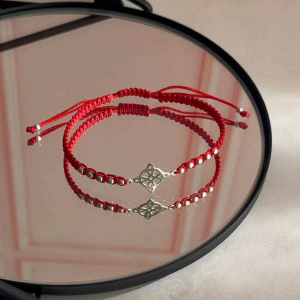 Pulsera Roja Balines Macramé Nudo de Bruja