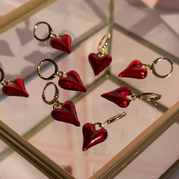 Aros Huggies Corazón Rojo Satín