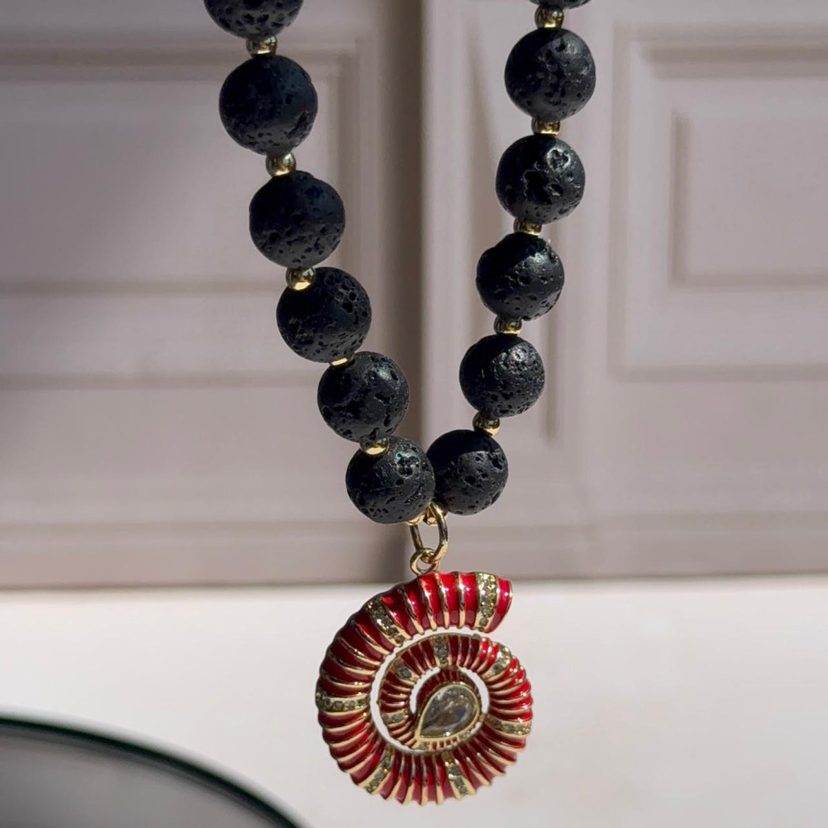 Collar Caracola - Piedras Volcánicas