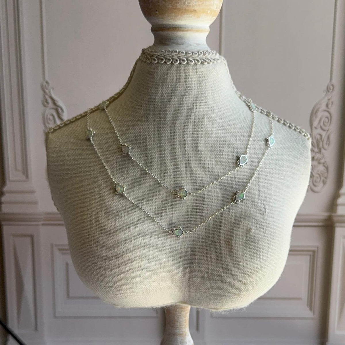 Collar Tortugas de Mar - Ópalo Australiano Blanco