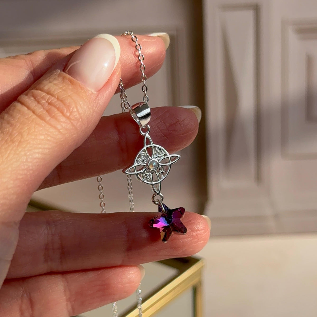 Collar Nudo de Bruja con Estrella Cristal
