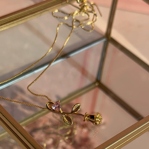 Collar Rosa y Corazón