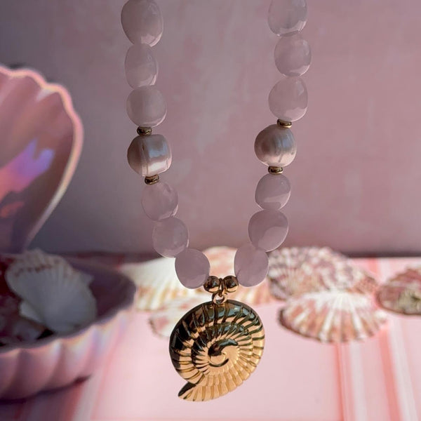 Collar Caracola de Mar con Cuarzo Rosa