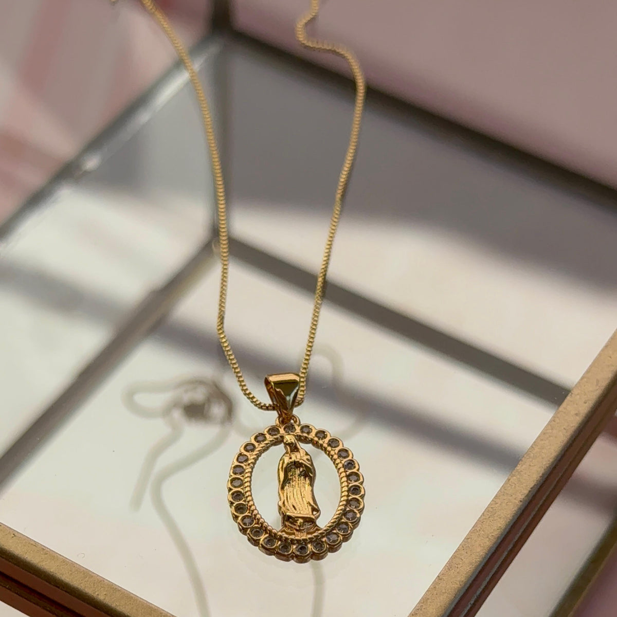Collar Virgen de Guadalupe Circones