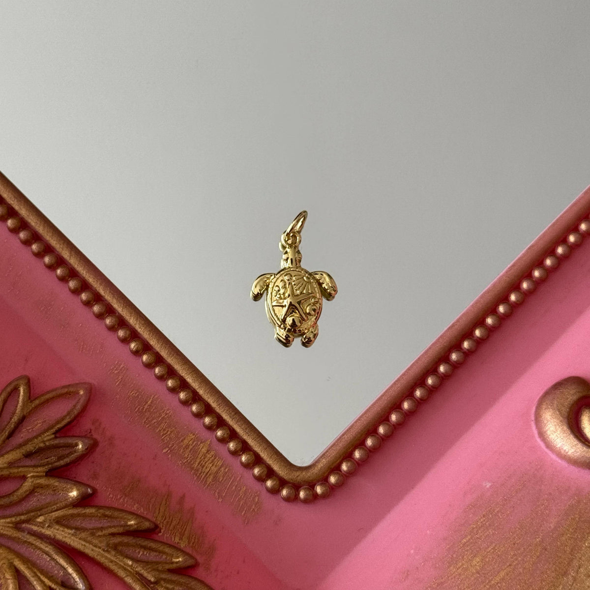 Charm Tortuga de Mar Baño de oro