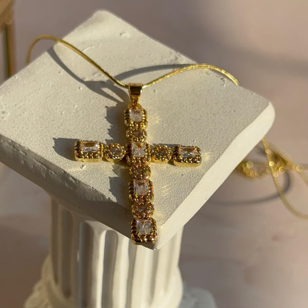 Collar Cruz Circones y Cristales