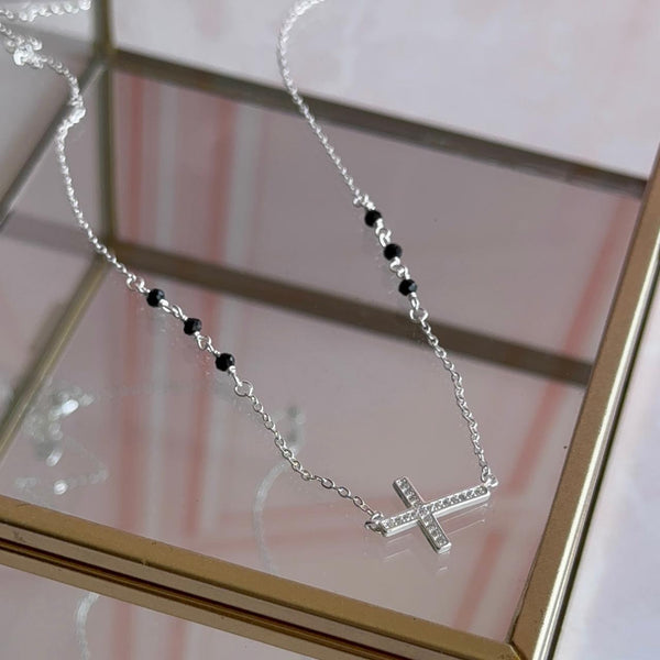 Collar Cruz Circones y Cristales Negros