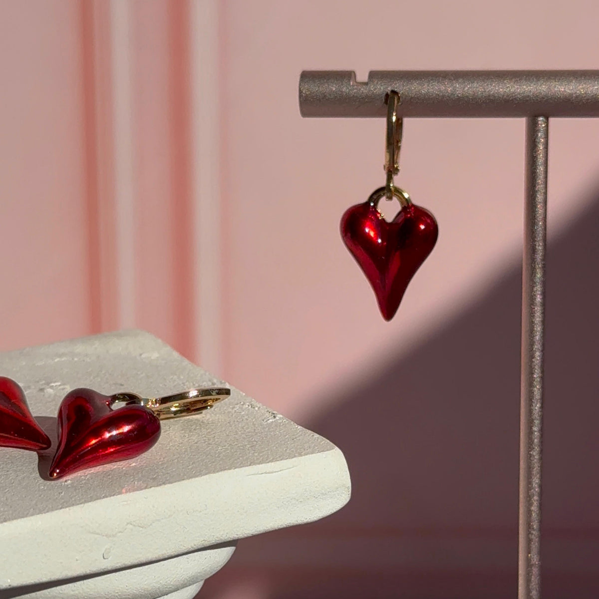 Aros Huggies Corazón Rojo Satín