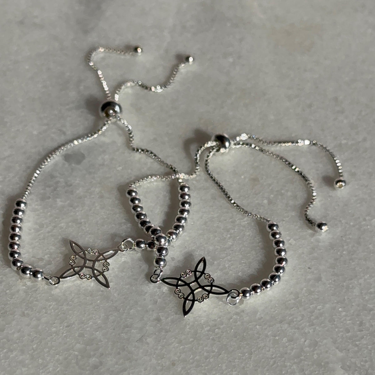 Pulseras Balines Nudo de Bruja