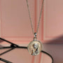 Collar Medallón Virgen Nácar Baño de Plata