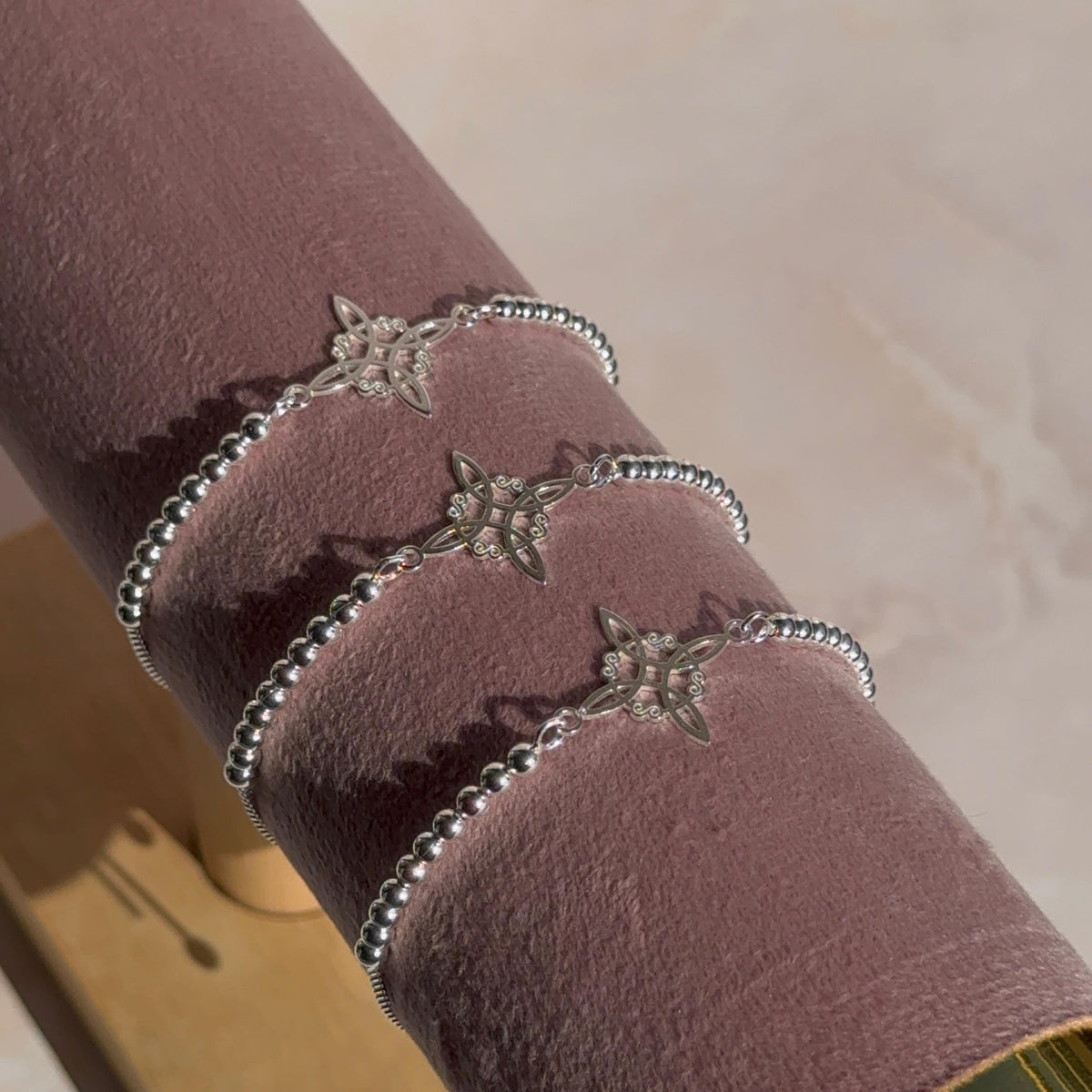 Pulseras Balines Nudo de Bruja