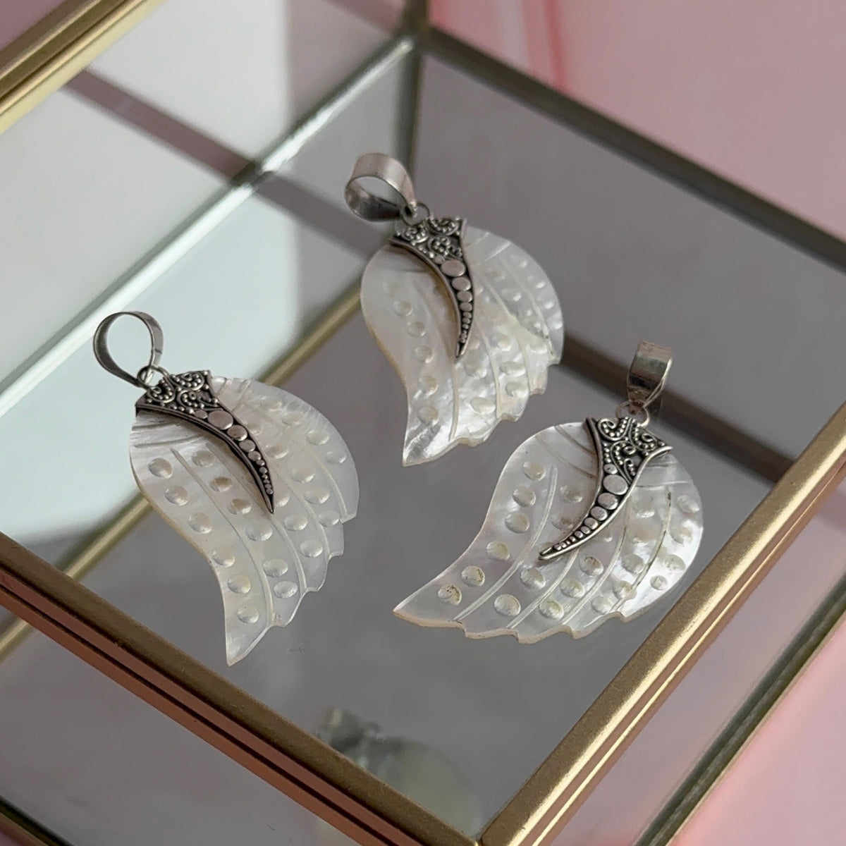 Collar Pluma Nácar