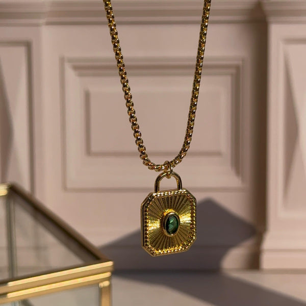 Collar Medallón Jade