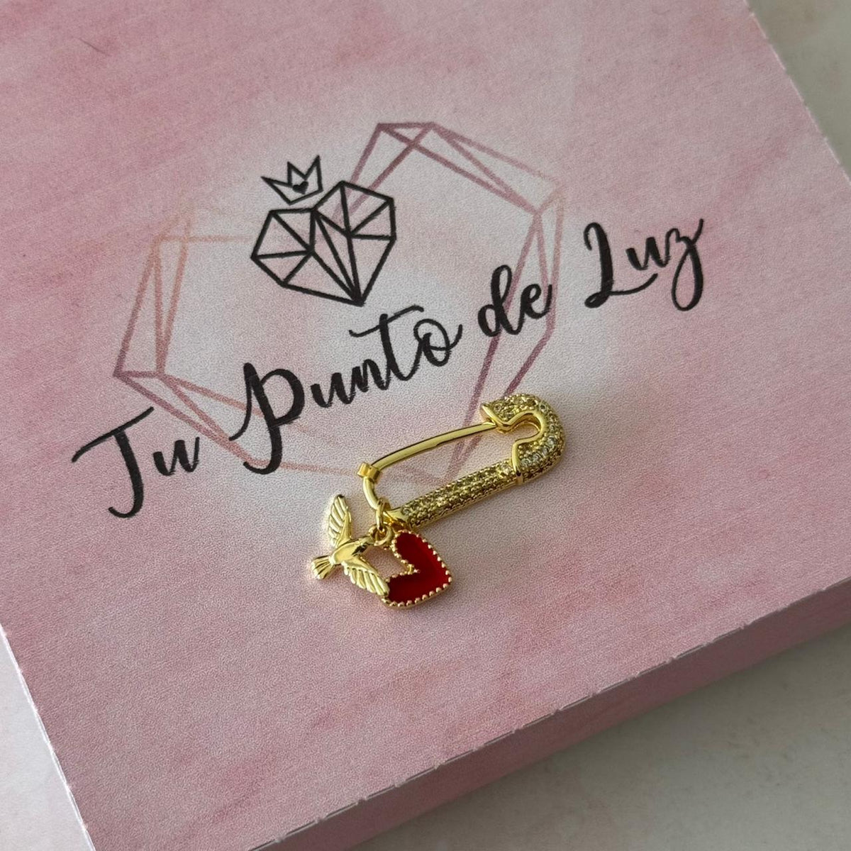 Prendedor Espíritu Santo y Corazón Rojo