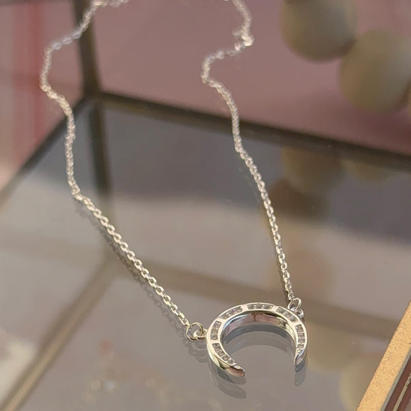 Collar Luna Invertida