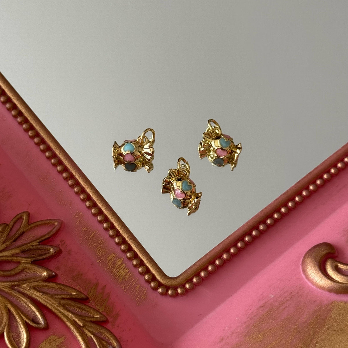 Charm Dulce Esmaltado Baño de oro