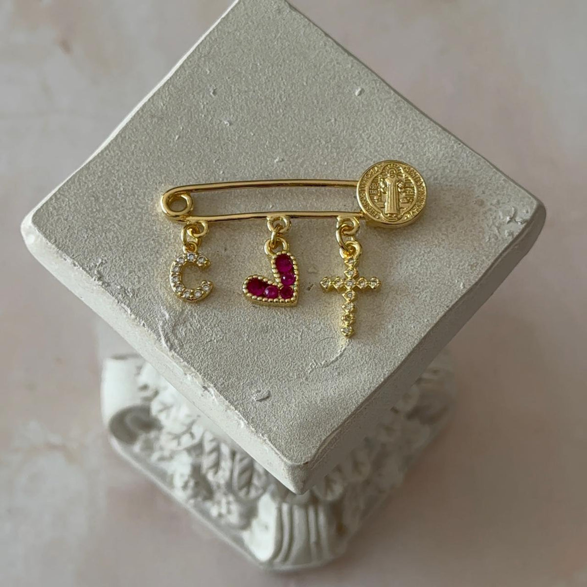 Prendedor San Benito Personalizado