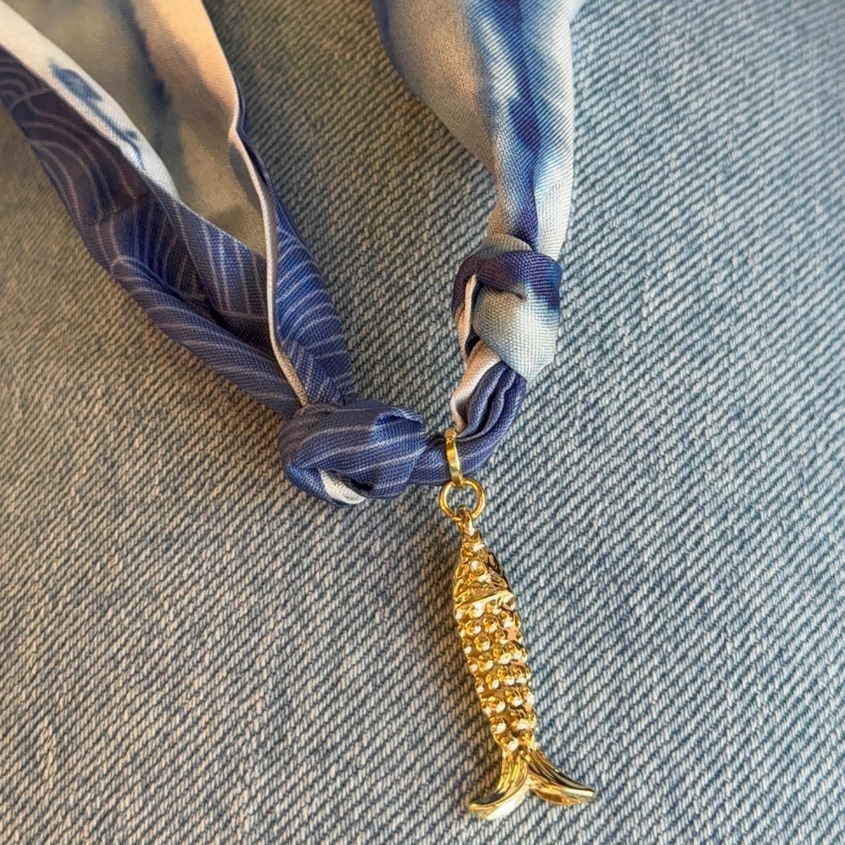 Collar Pañuelo - Medalla Pez
