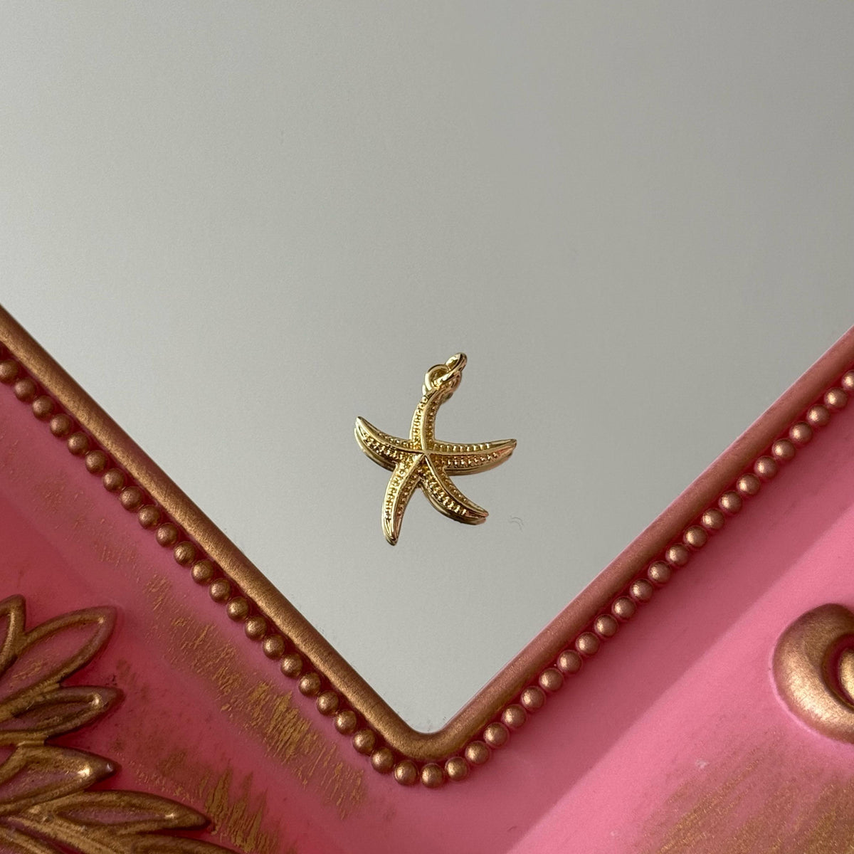 Charm Estrellita de Mar Baño de oro