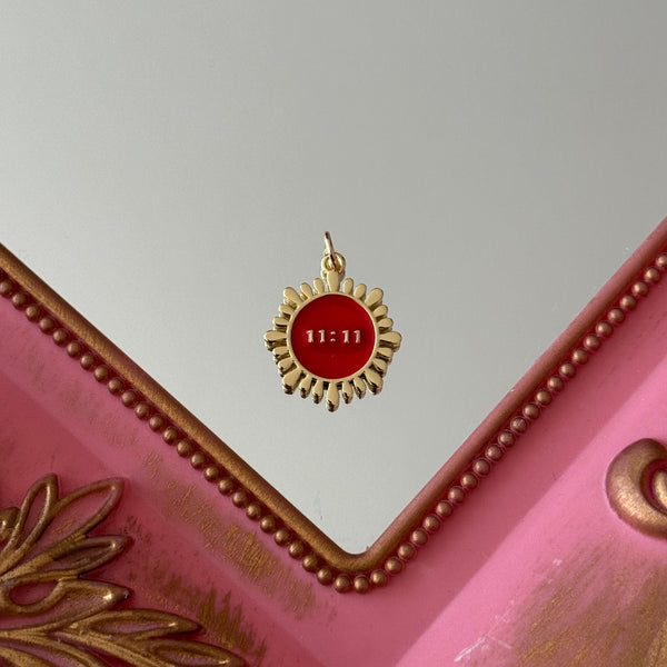 Charm Medalla Roja 11:11