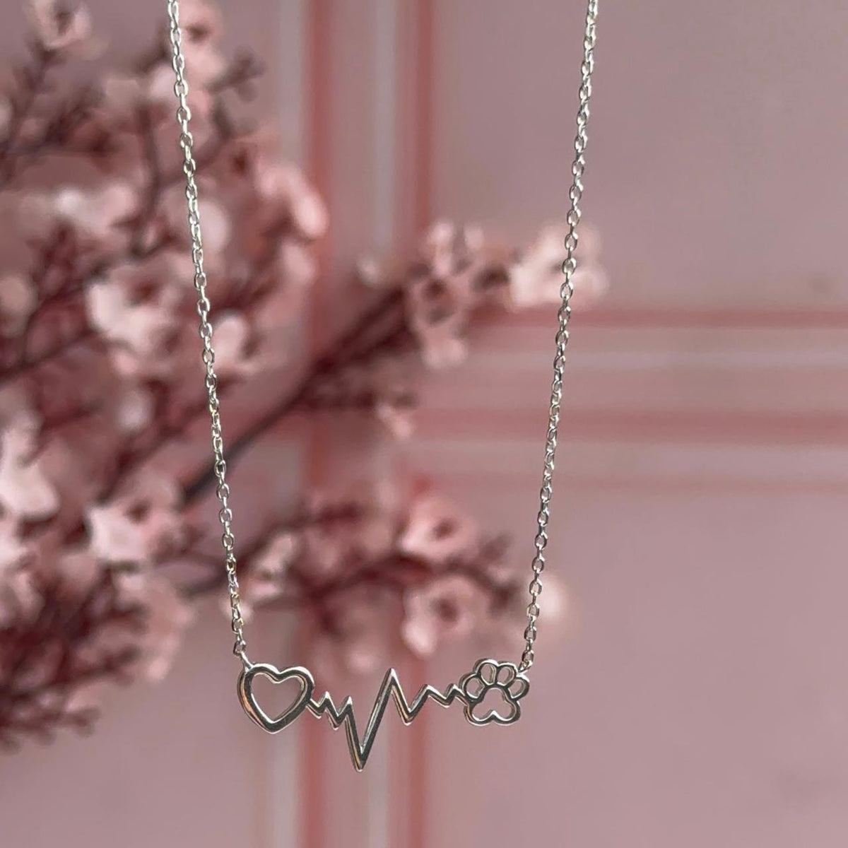 Collar Patita de Perro y Corazón