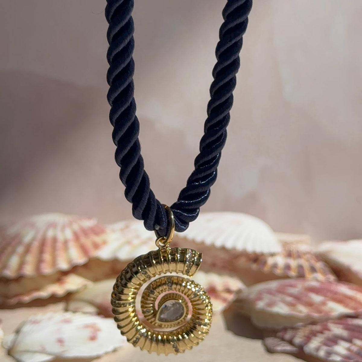 Collar Cordón de Seda Azul - Caracola