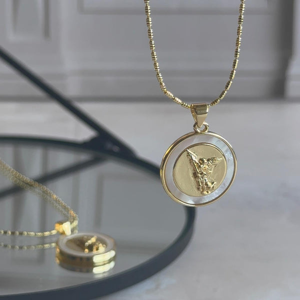 Collar Medalla Nácar Miguel Arcángel