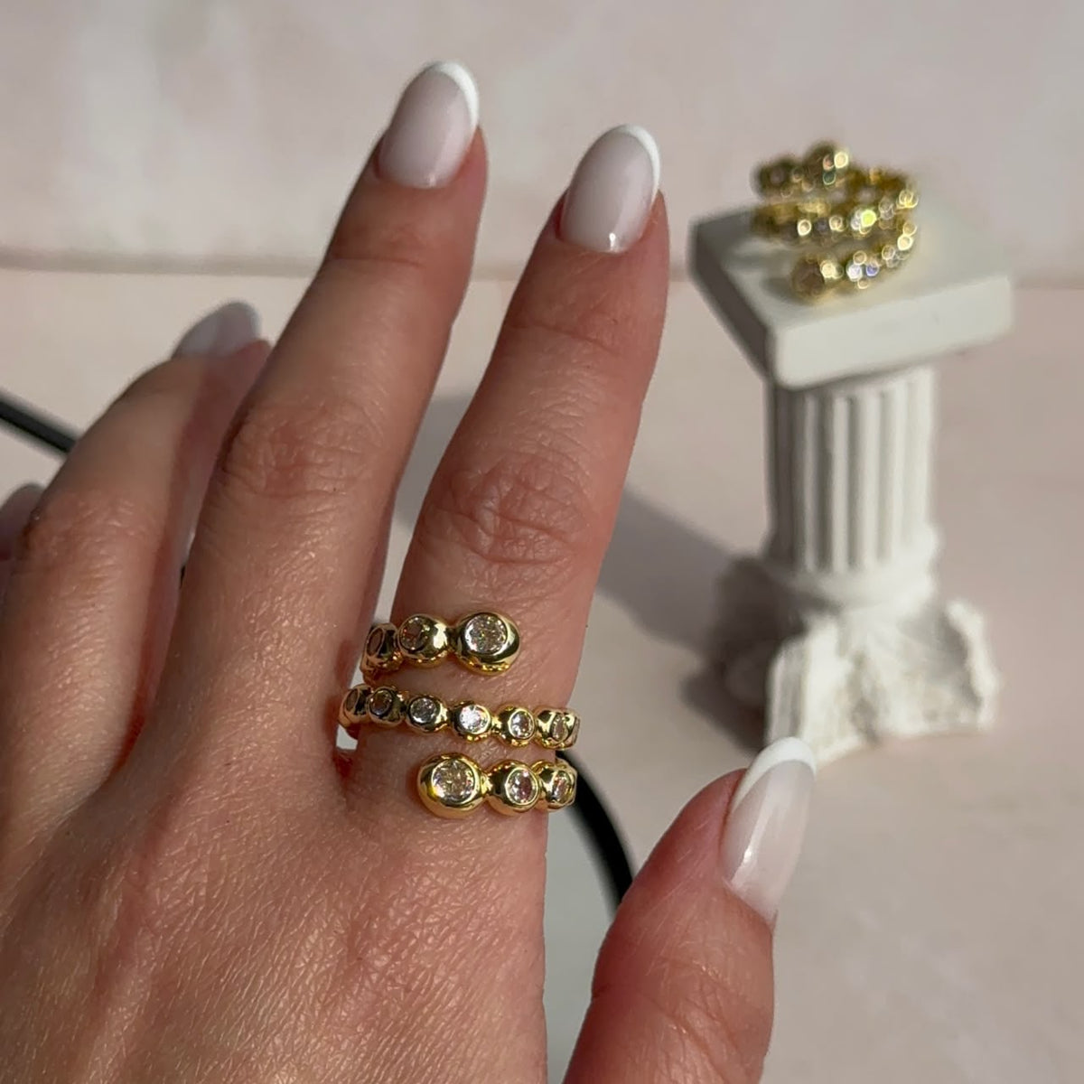 Anillo Corina