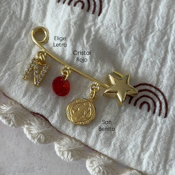 Prendedor Estrella con San Benito y Letra Personalizada