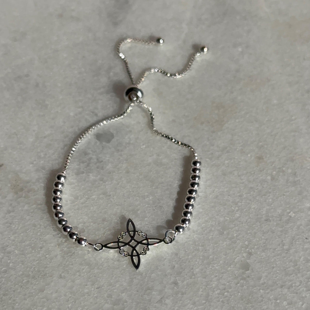 Pulseras Balines Nudo de Bruja