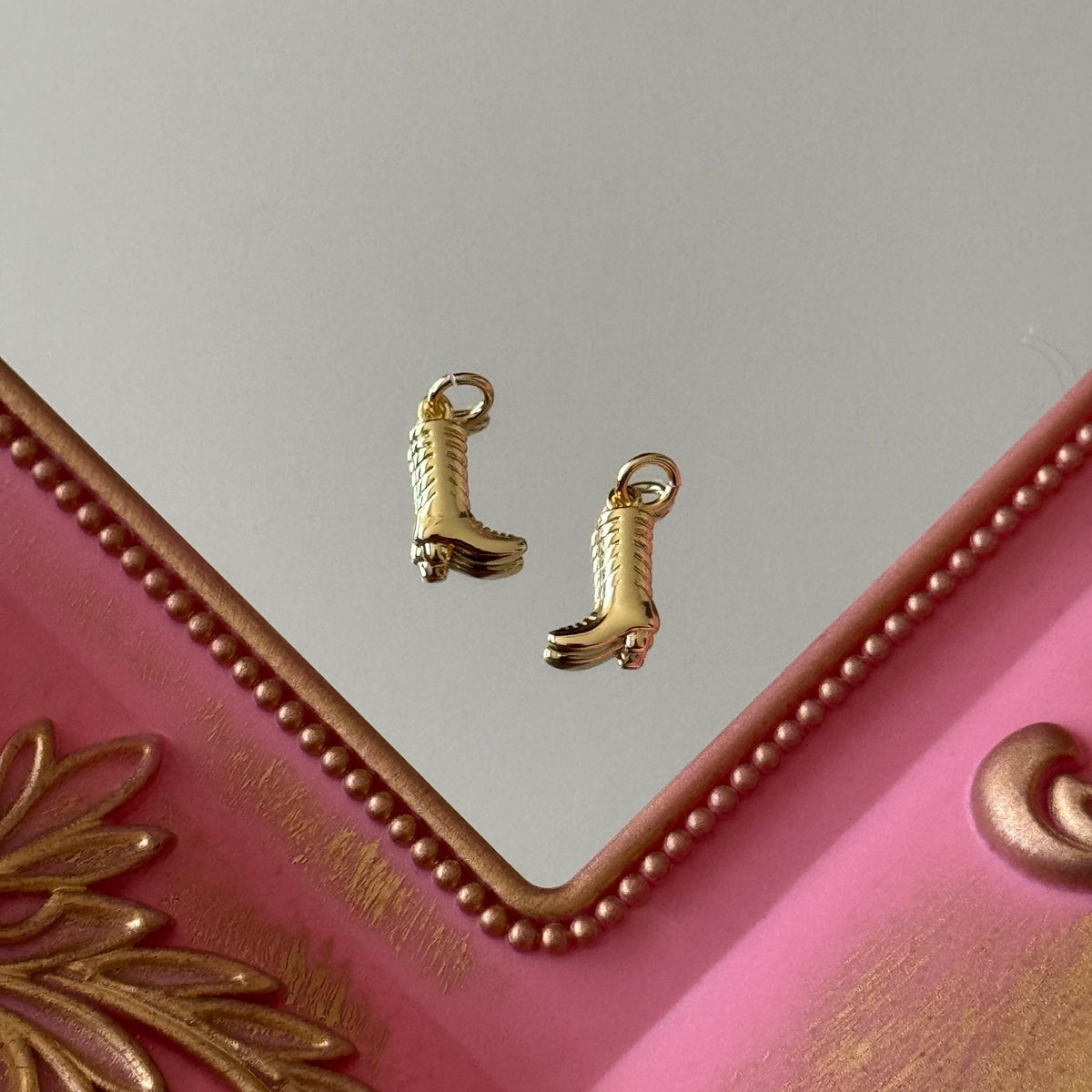 Charm Botita Baño de oro