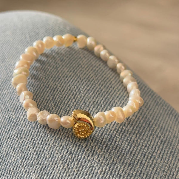Pulsera Caracola con Perlas de Río