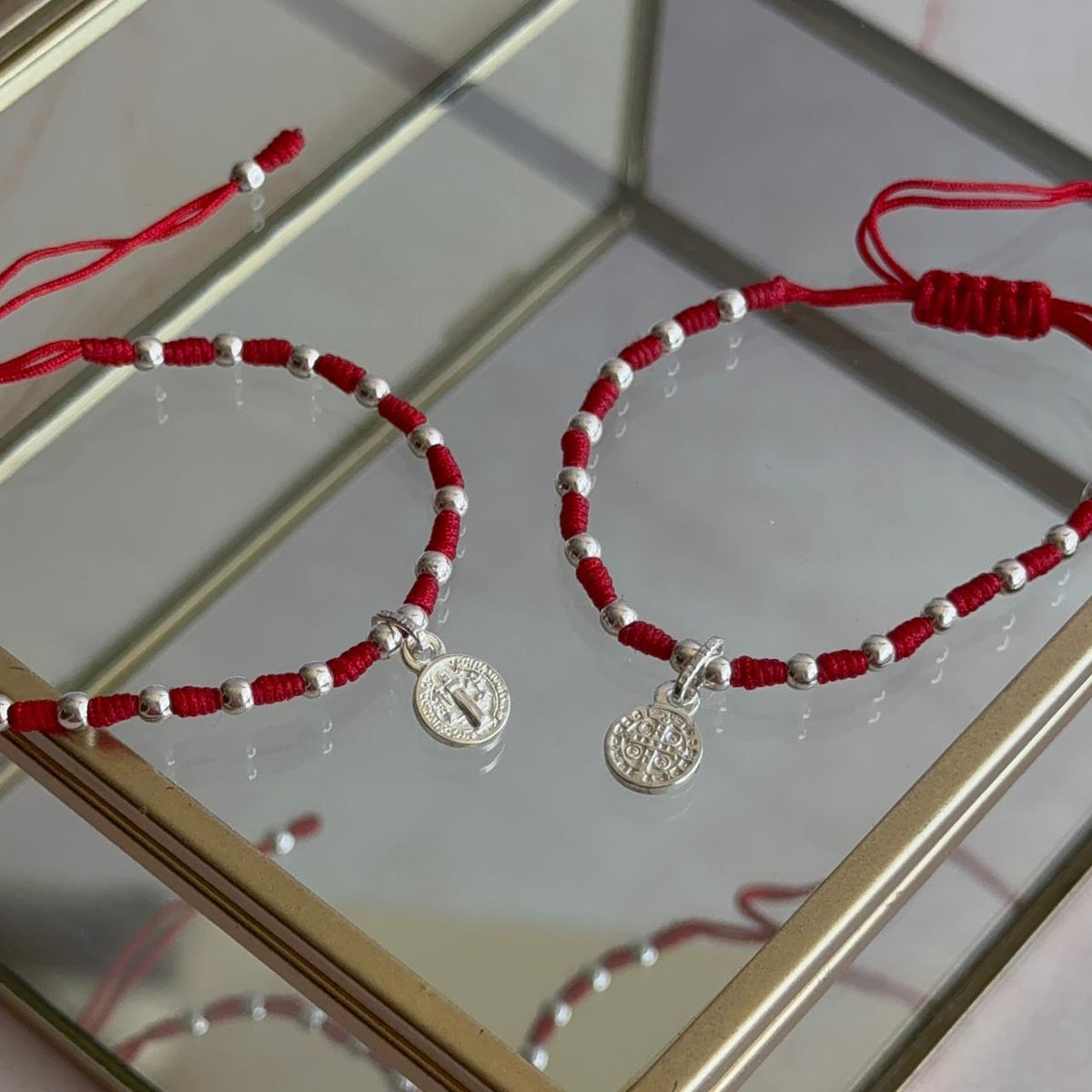 Pulsera Roja San Benito con Balines II