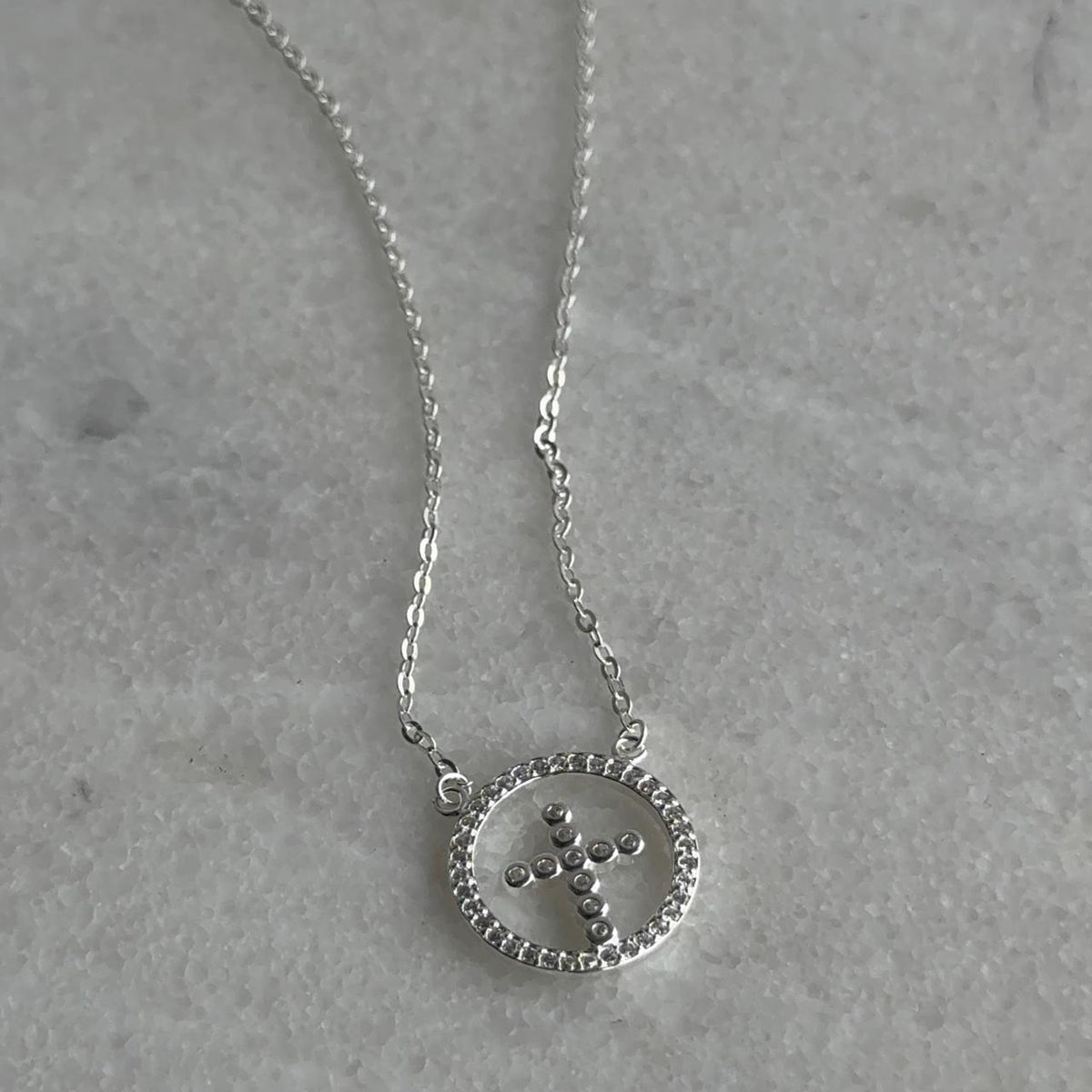 Collar Cruz Circones