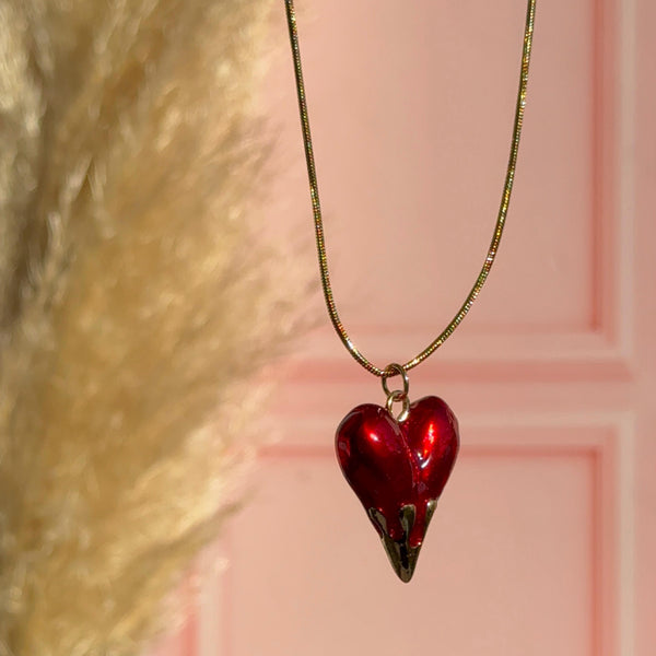 Collar Corazón Llamas Satín