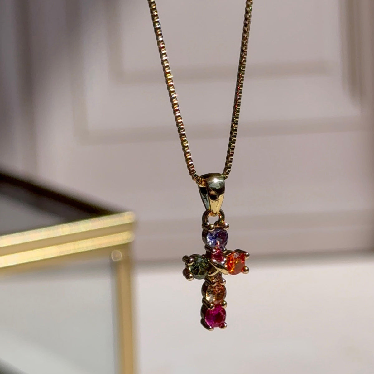 Collar Cruz Cristales de Colores