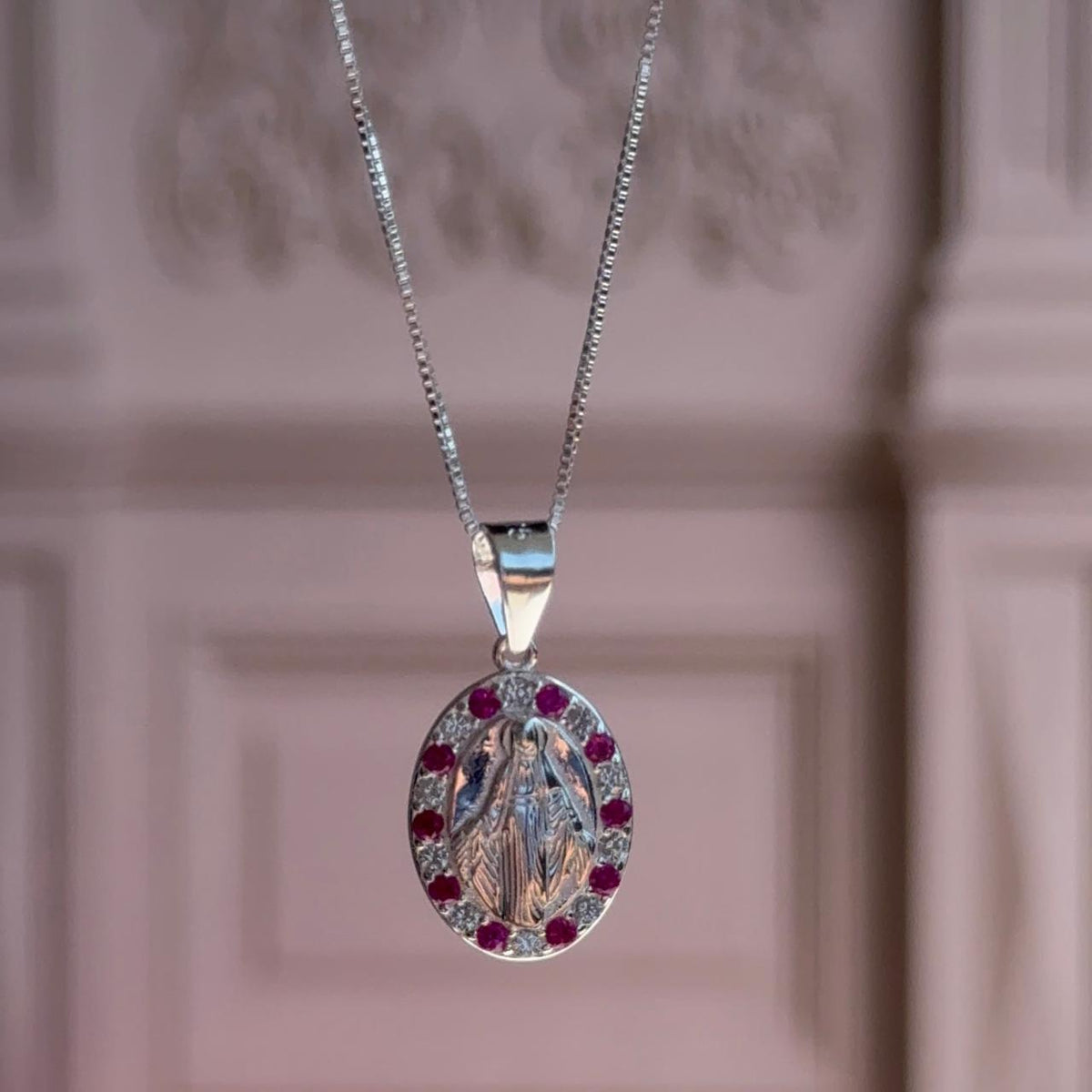 Collar Virgen de los Milagros Circones Rubí
