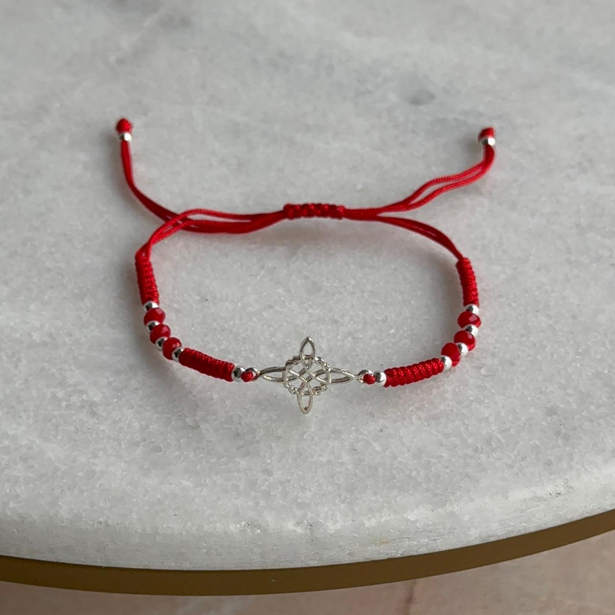 Pulsera Roja Balines Nudo de Bruja