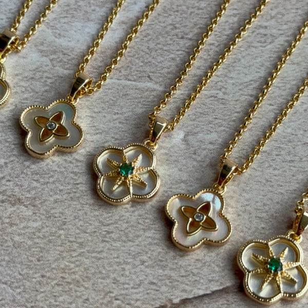 Collar Trébol Nácar Baño de oro
