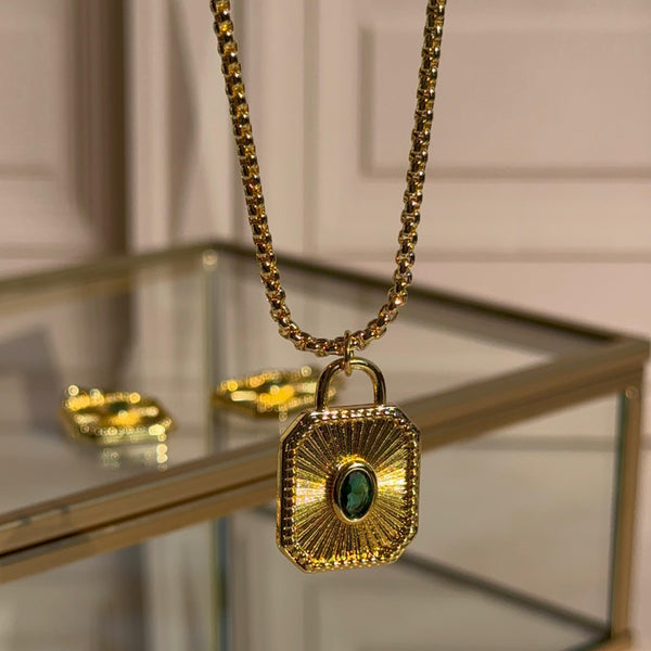 Collar Medallón Jade